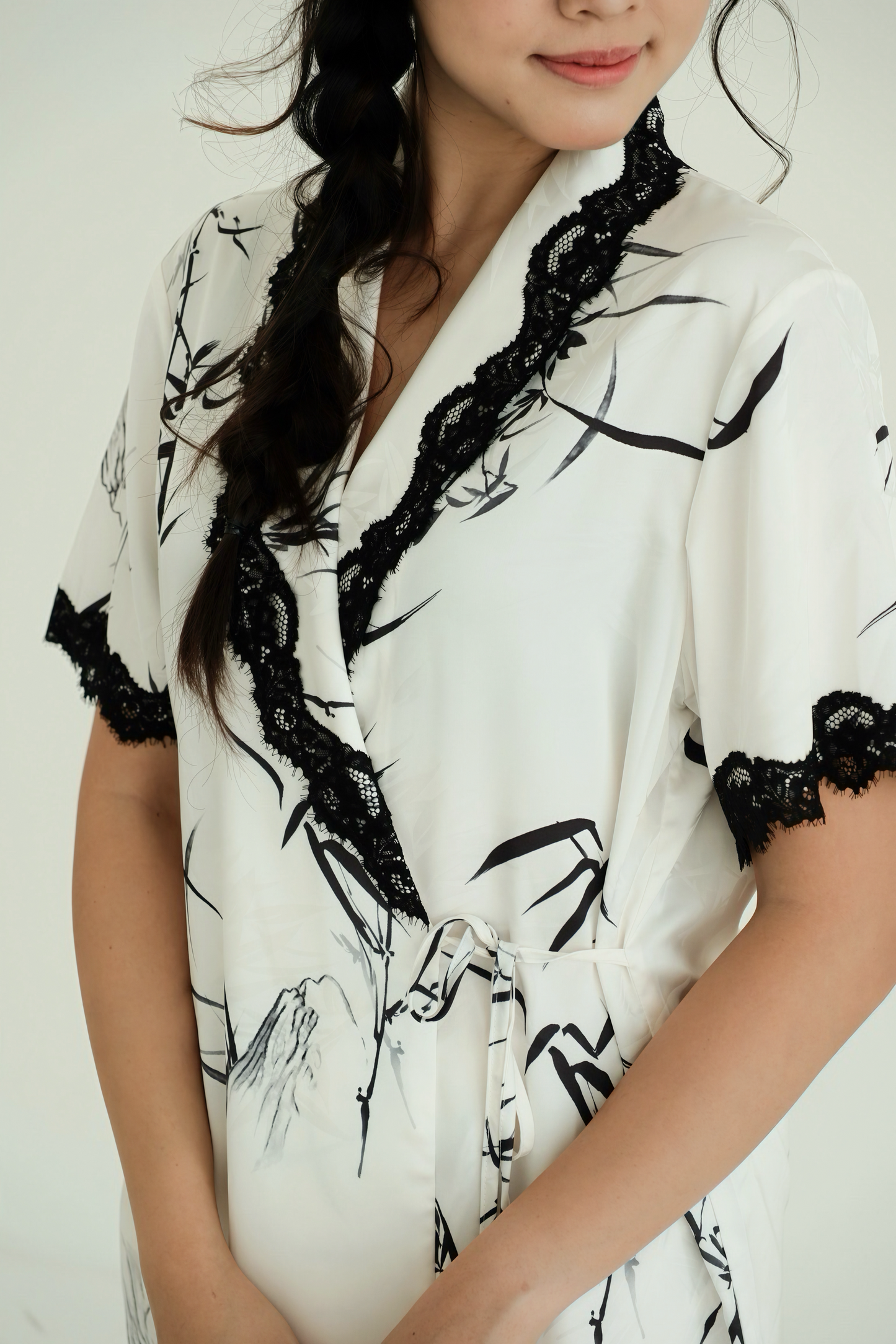 LUNAR Bamboo Print Lace-Trim Kimono Set