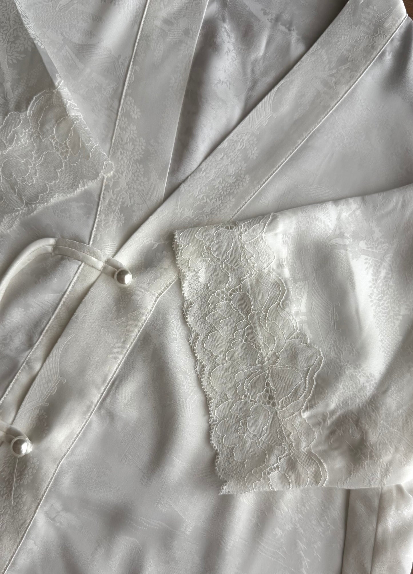 LUNAR White Moonlight